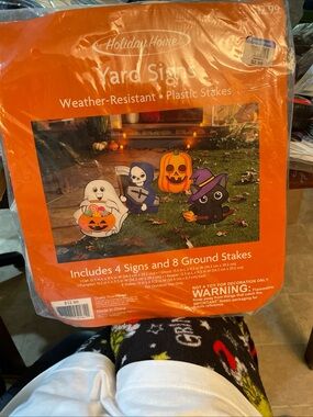 Holiday Home Halloween Set Of 4 Outdoor Yard Signs  Deco New